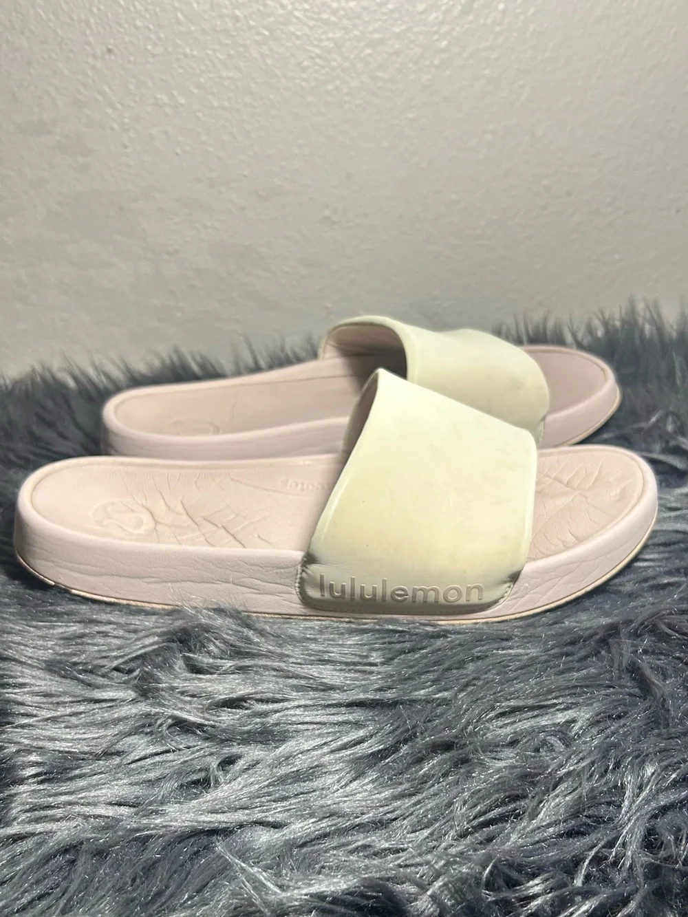 lululemon Restfeel Sand Dollar/Coastal Sand/Coastal Sand Slide Sandals Size 9